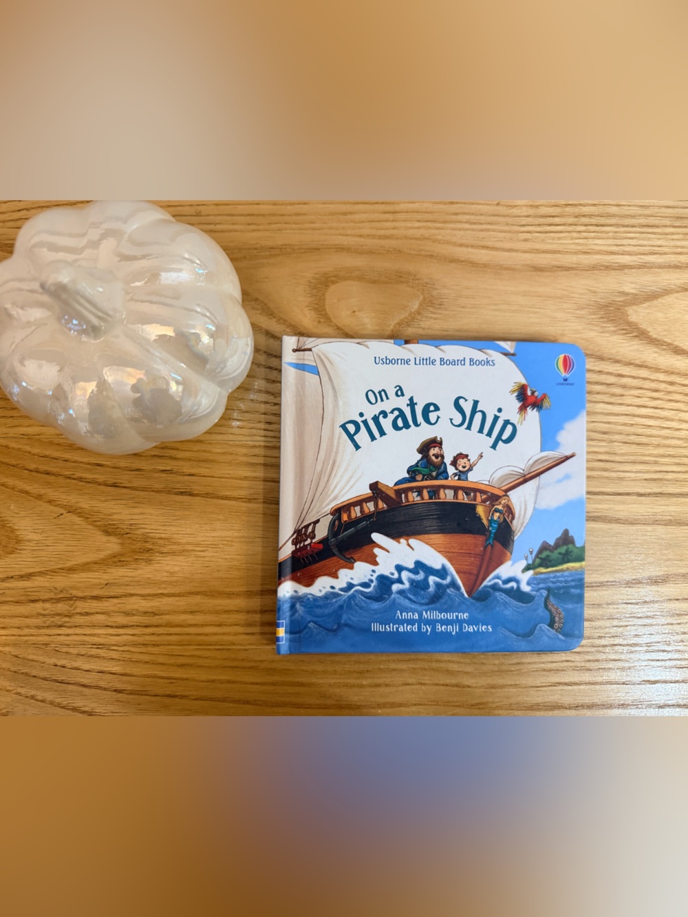 🌿10/$25 • Usborne Little Board Book On A Pirate Ship